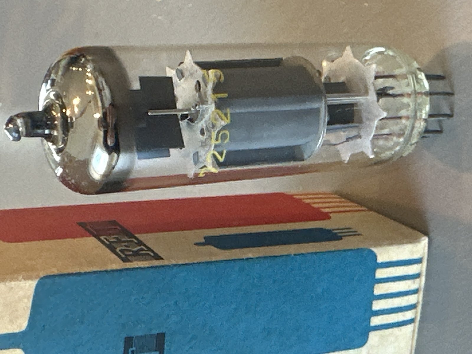 Tube foto