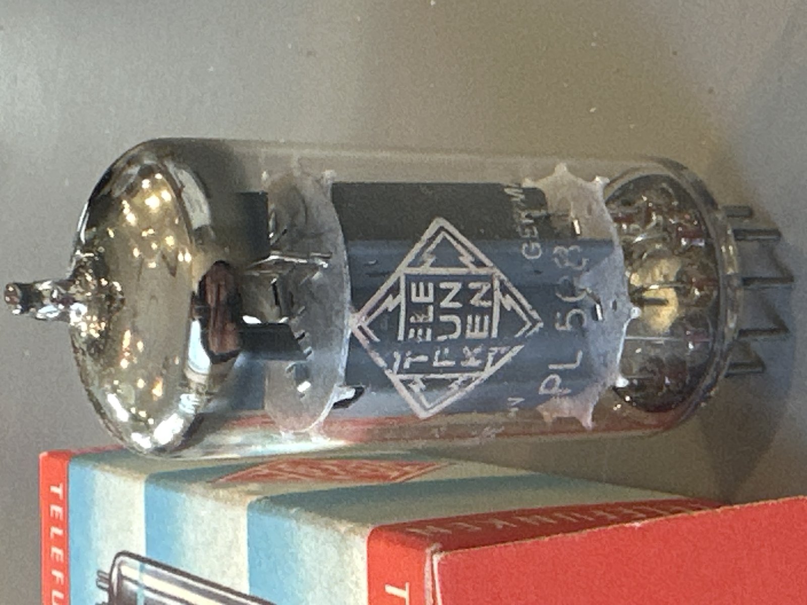 Tube foto